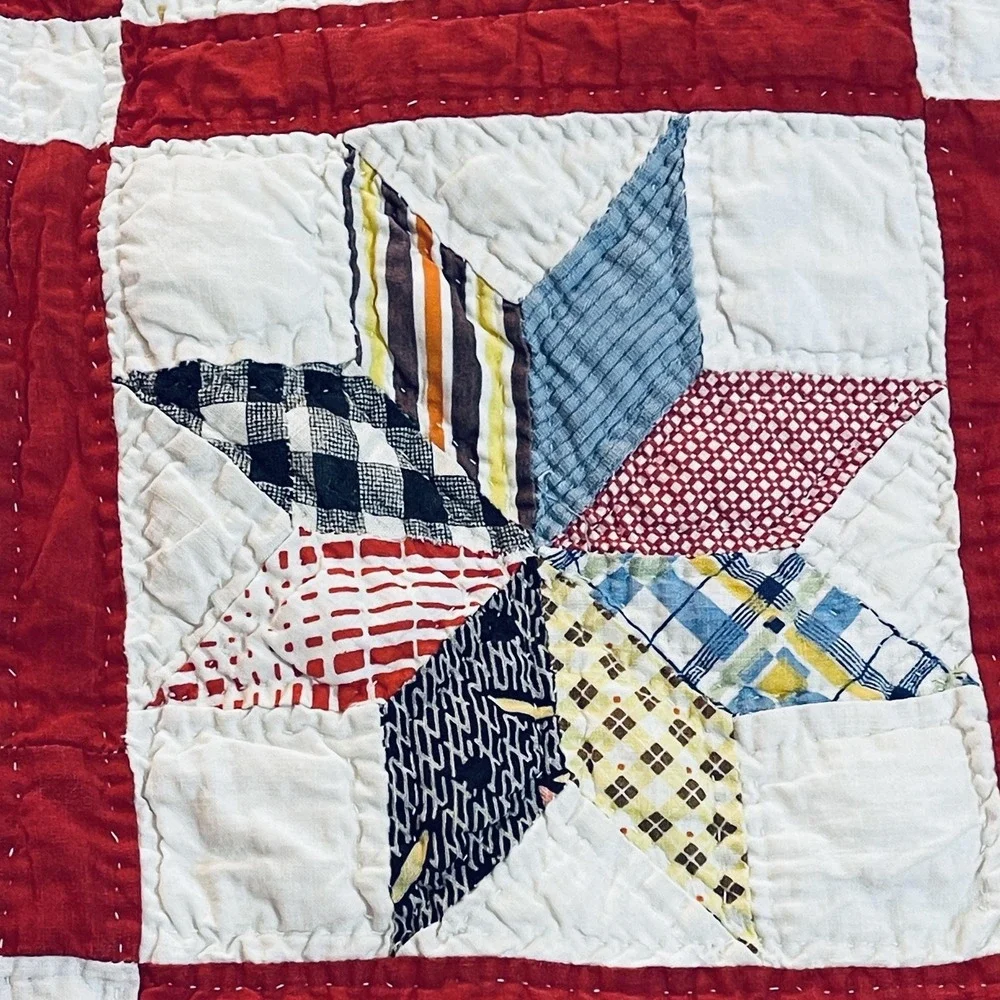READ Vintage Handmade Star Patchwork Quilt 59x79 Red‎ White Multicolor Cotton